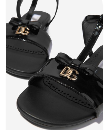 Dolce & Gabbana Girls Patent Leather Logo Sandals in Black Comparez et commandez 